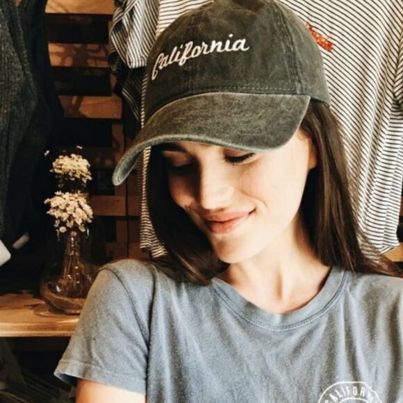 ❄️2/$5❄️[B3] Brandy Melville "California" Faded Gray Baseball Cap/Hat - Picture 4 of 4